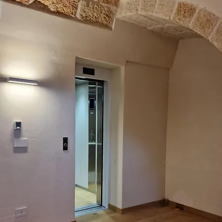 Ion Luxury Guest house 3*